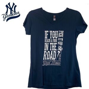 New York Yankees T-SHIRT, Yogi Berra female cut navy